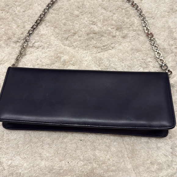 🖤Salvatore Ferragamo Gancini Clip Black Leather Clutch with Chain Strap - Picture 6 of 8